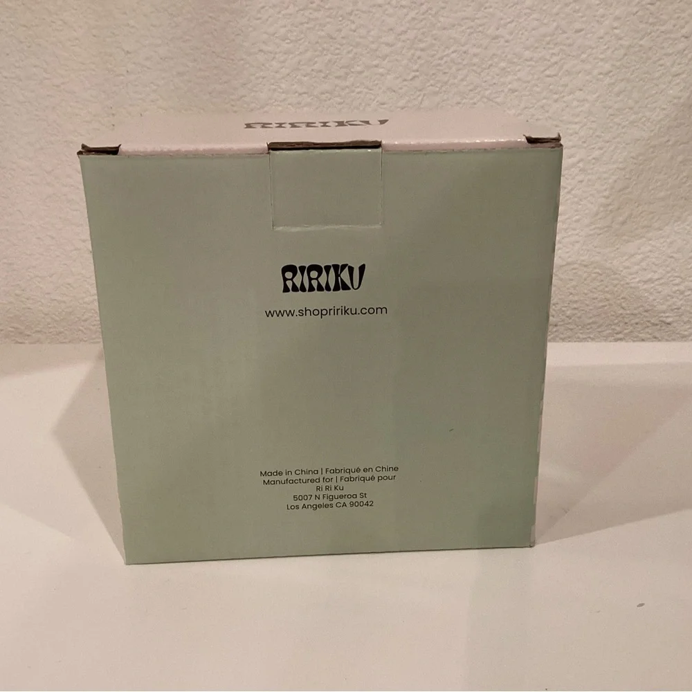 RIRIKU 4-Piece RESIN COASTER SET BRAND NEW IN BOX